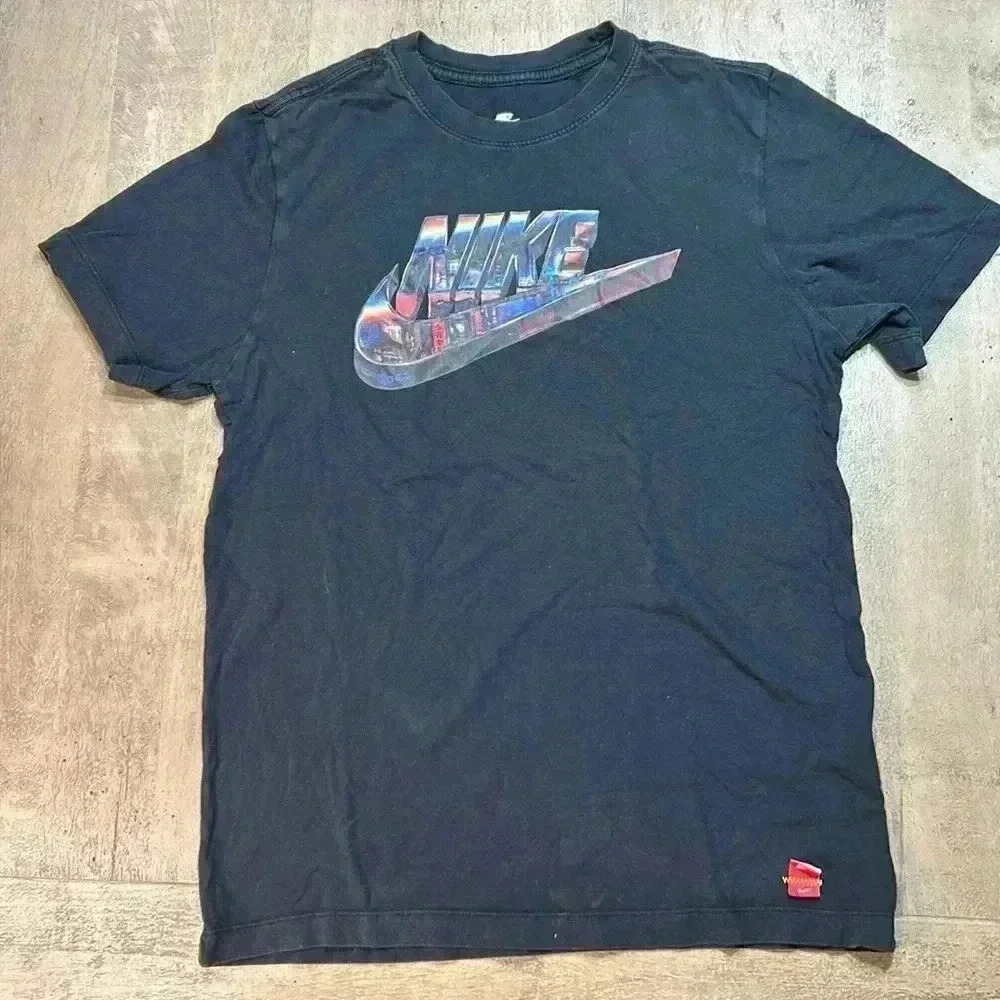 Nike t-shirt size Small. EUC.